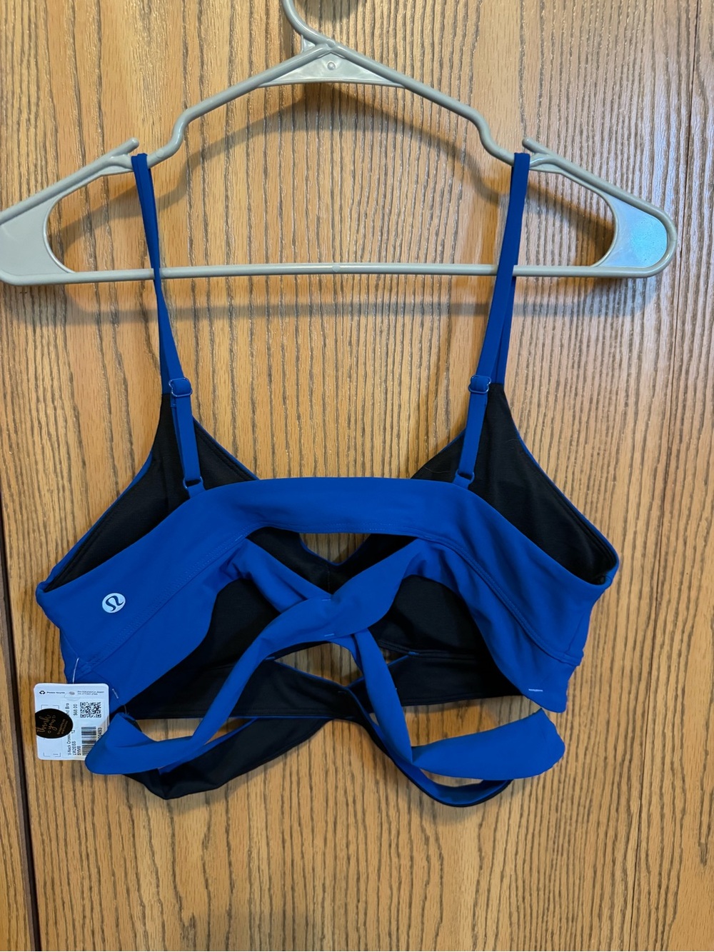 lululemon athletica V-neck Crossover Bra - Picture 2 of 5